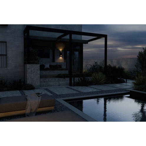 Independence 12 AC/DC 2.75 watt Textured Black Curved Path Light in 3000K